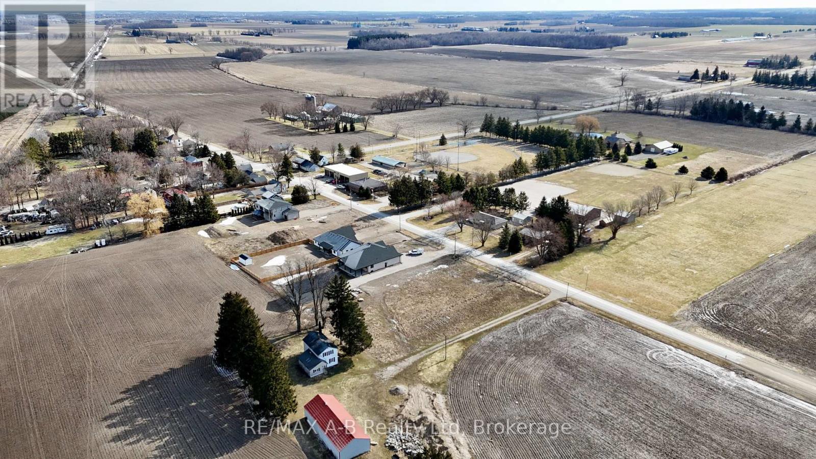 3180 Rd 122, Perth South, Ontario  N0K 1V0 - Photo 6 - X12101423