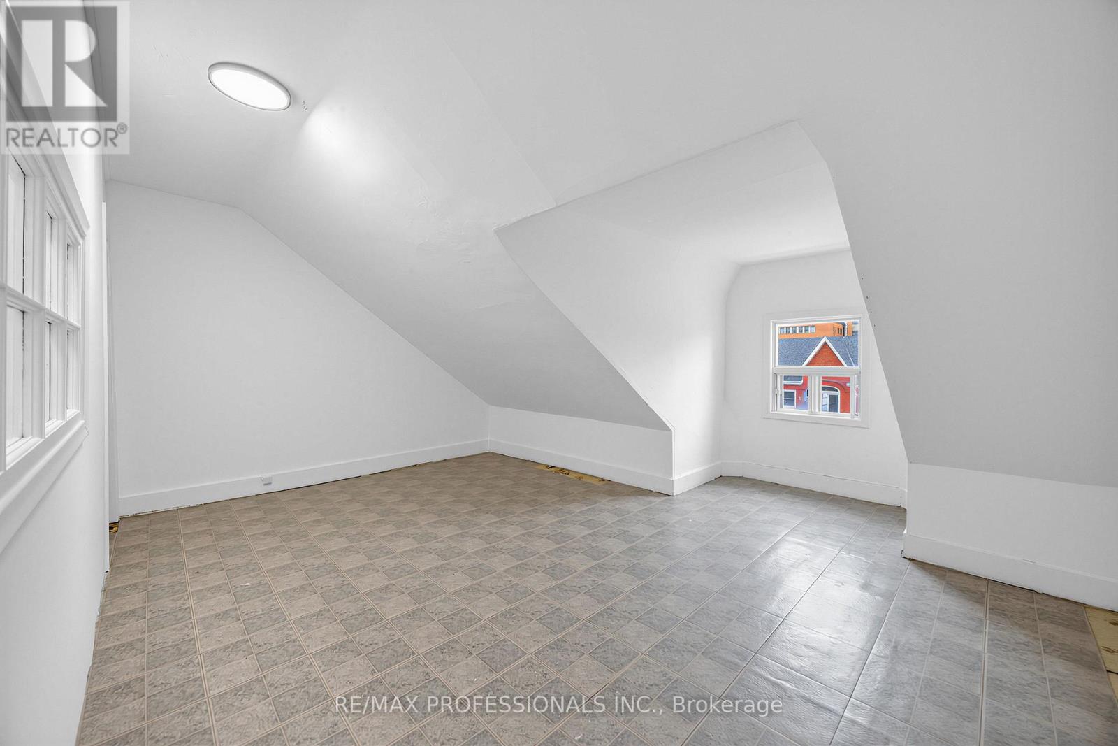 164 Markham Street, Toronto, Ontario  M6J 2G6 - Photo 25 - C12913744