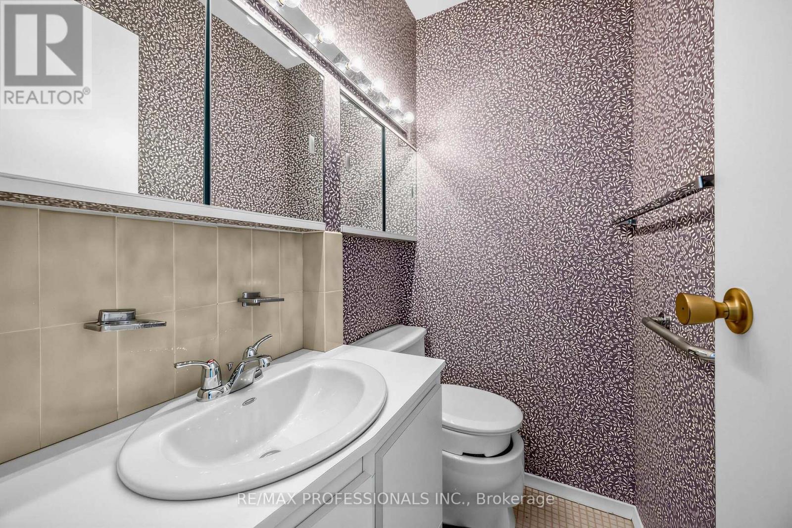 164 Markham Street, Toronto, Ontario  M6J 2G6 - Photo 14 - C12913744