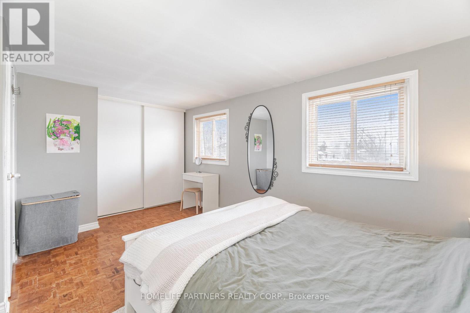 7695 Priory Crescent, Mississauga, Ontario  L4T 3H6 - Photo 13 - W12829694