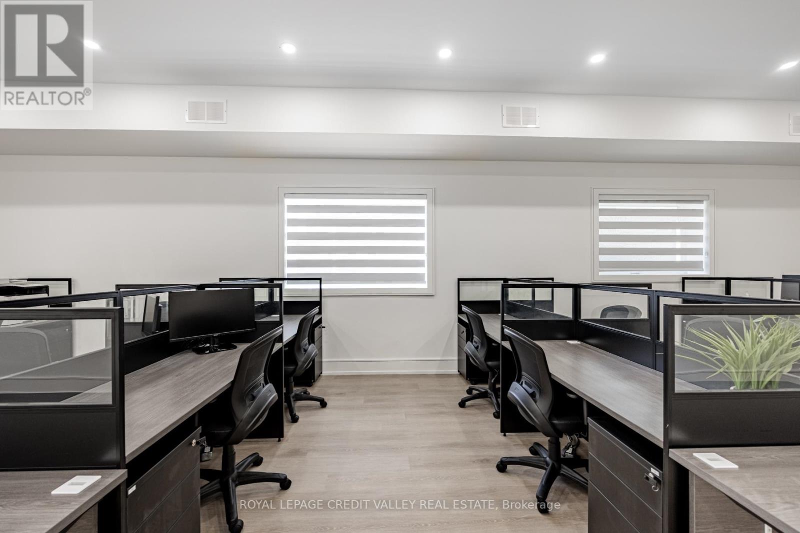 40 Queen Street W, Brampton, Ontario  L6V 1A1 - Photo 8 - W12876212