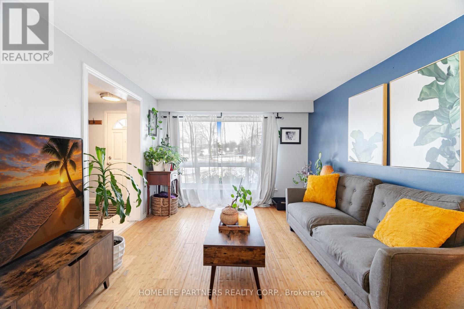 7695 Priory Crescent, Mississauga, Ontario  L4T 3H6 - Photo 4 - W12829694