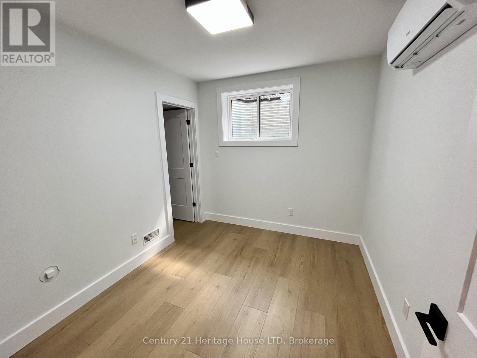 24a Valley Road, St. Catharines, Ontario  L2S 1Y6 - Photo 10 - X12914002