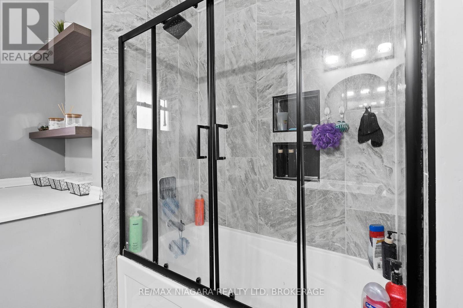 38 Acadia Crescent, St. Catharines, Ontario  L2P 1H8 - Photo 13 - X12914008