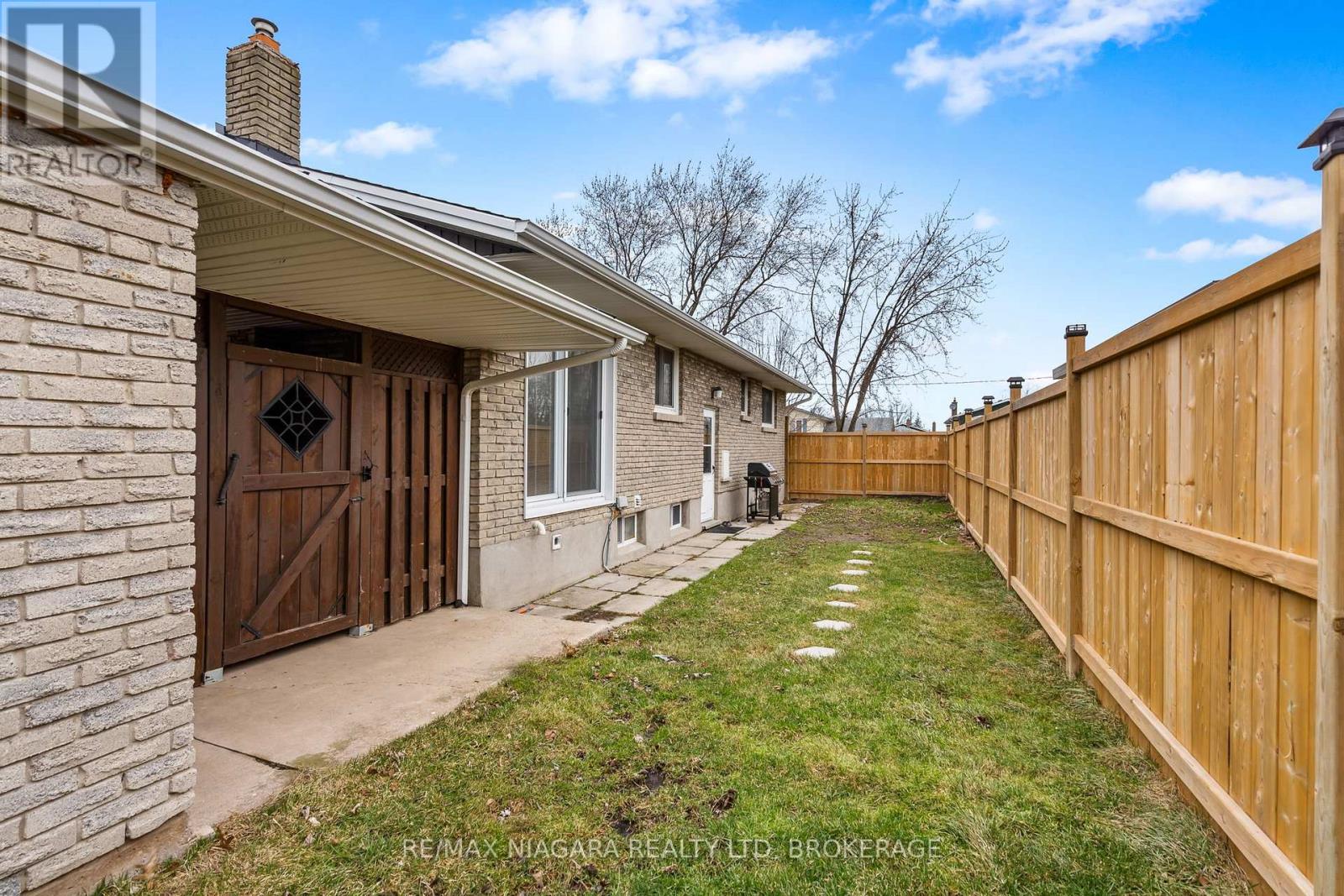 38 Acadia Crescent, St. Catharines, Ontario  L2P 1H8 - Photo 24 - X12914008