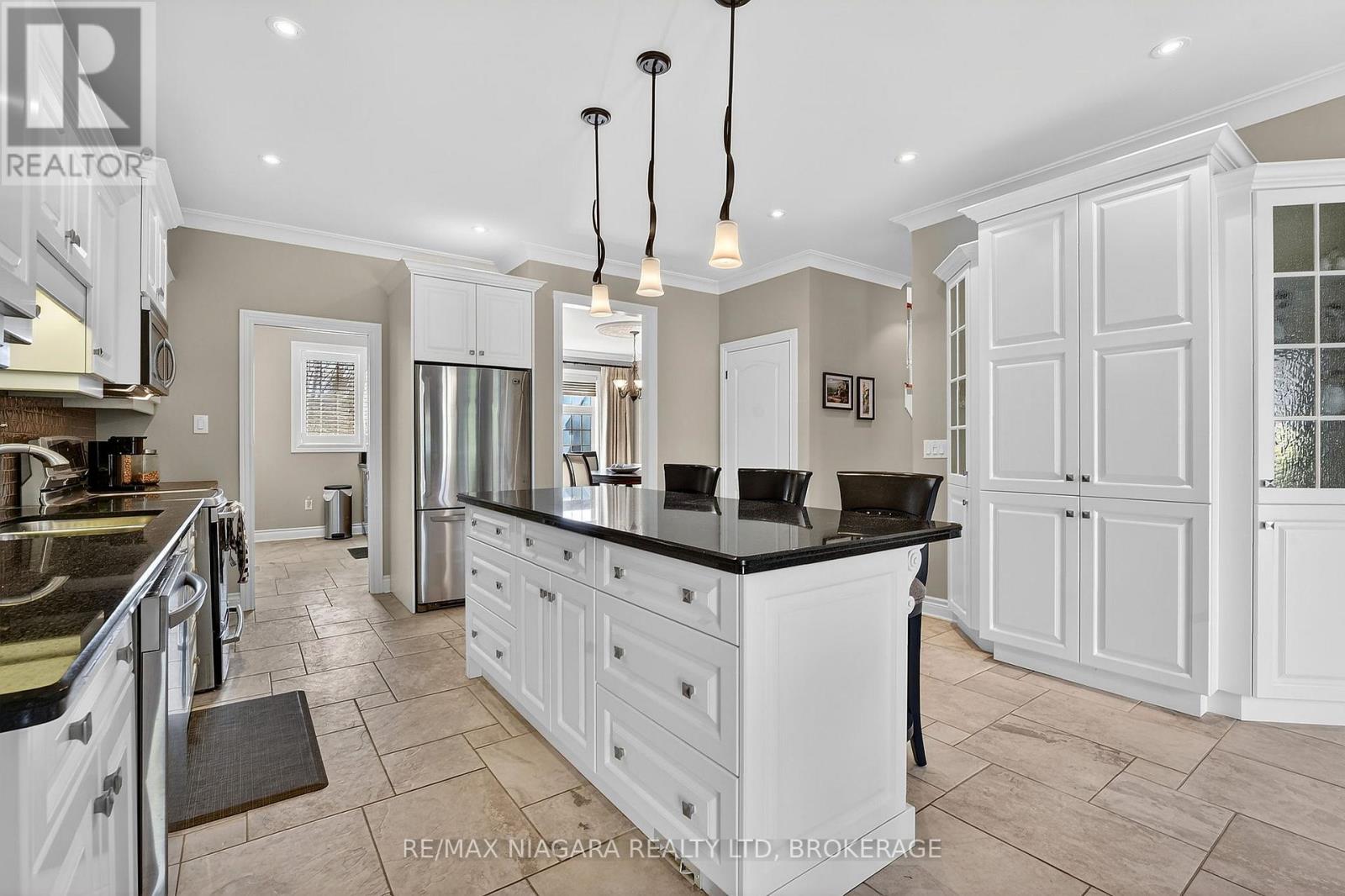 6775 Domenic Crescent, Niagara Falls, Ontario  L2J 4L5 - Photo 13 - X12914058