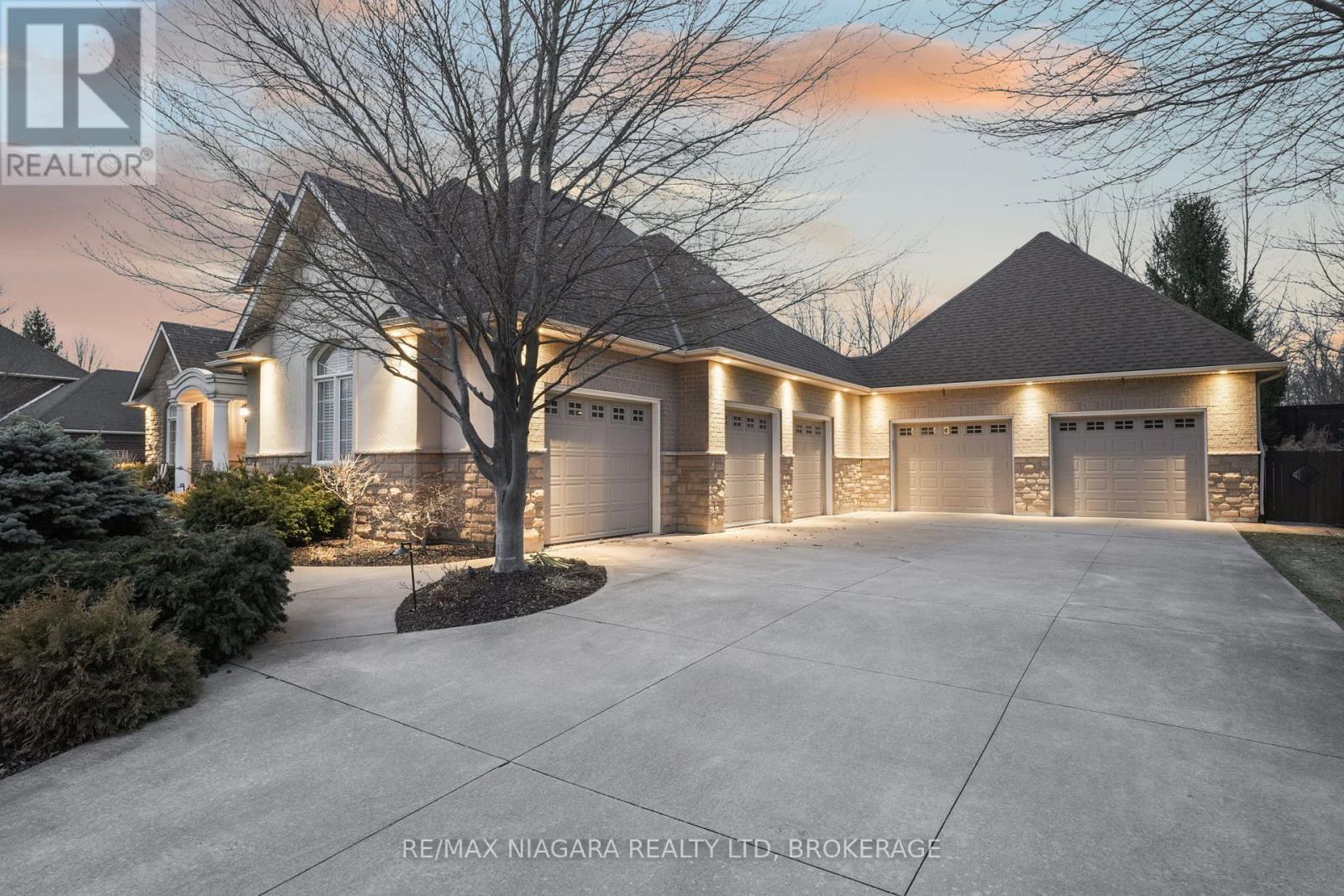 6775 Domenic Crescent, Niagara Falls, Ontario  L2J 4L5 - Photo 3 - X12914058