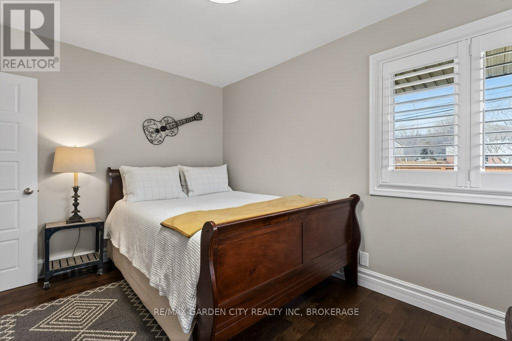 2 Lynnwood Avenue, Grimsby, Ontario  L3M 2X6 - Photo 13 - X12914270