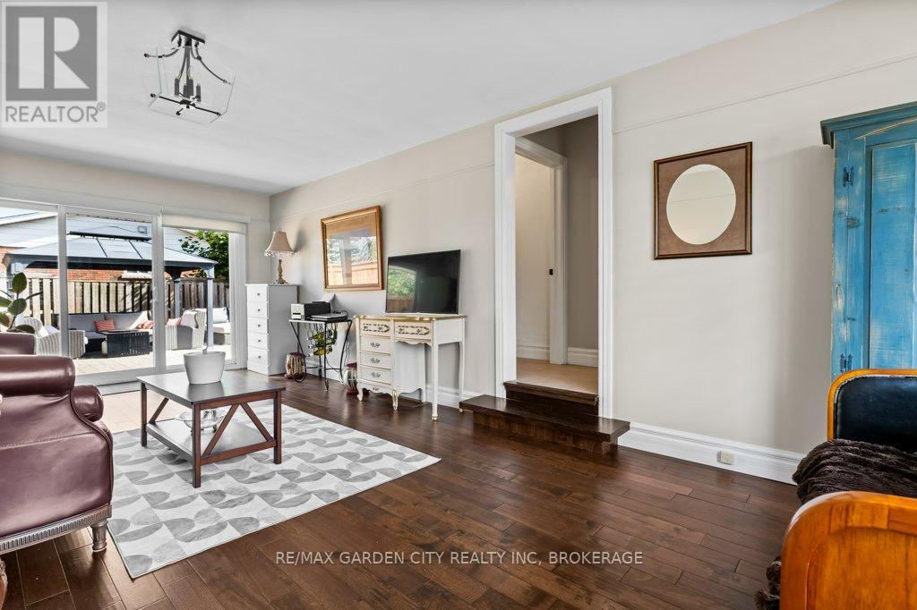 2 Lynnwood Avenue, Grimsby, Ontario  L3M 2X6 - Photo 17 - X12914270