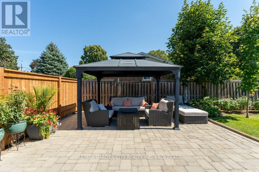 2 Lynnwood Avenue, Grimsby, Ontario  L3M 2X6 - Photo 22 - X12914270