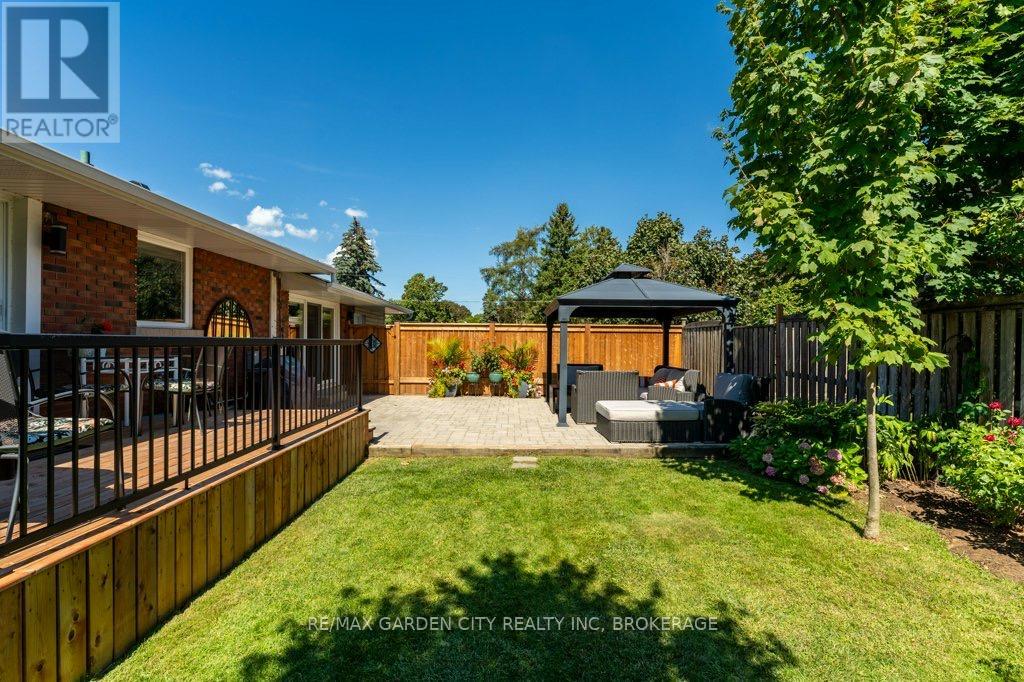 2 Lynnwood Avenue, Grimsby, Ontario  L3M 2X6 - Photo 24 - X12914270