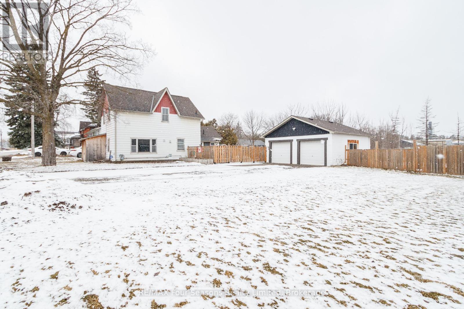 203 Montreal Street, Clearview (Stayner), Ontario  L0M 1S0 - Photo 2 - S12914166