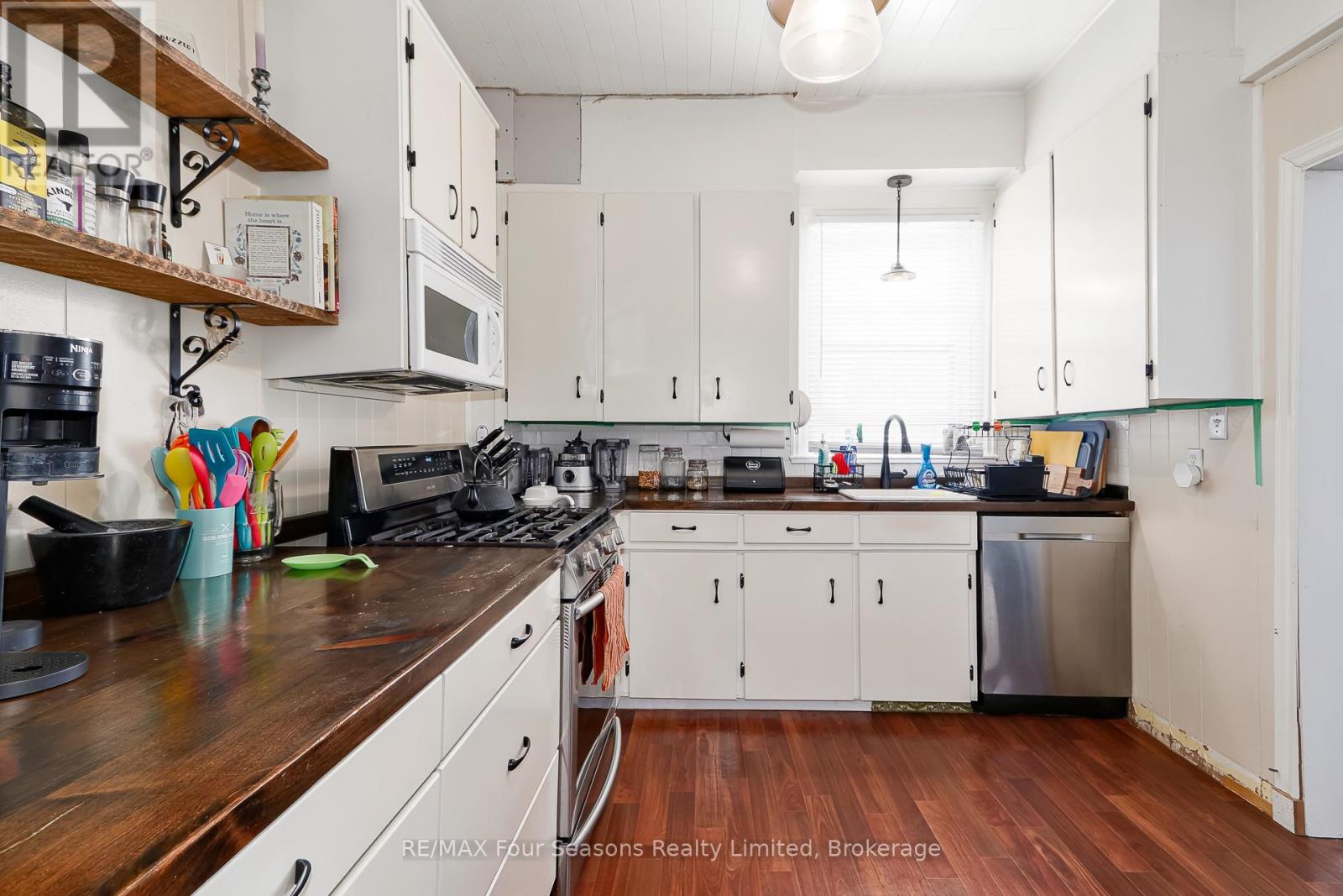 203 Montreal Street, Clearview (Stayner), Ontario  L0M 1S0 - Photo 9 - S12914166