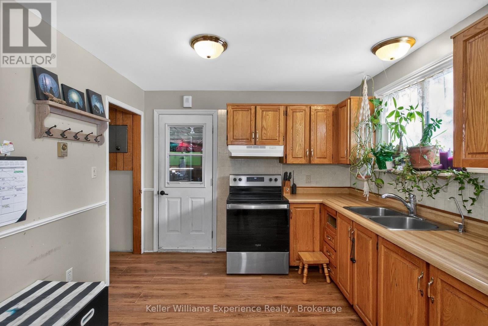 3928 Edgehill Road, Ramara, Ontario  L3V 6H7 - Photo 7 - S12914206