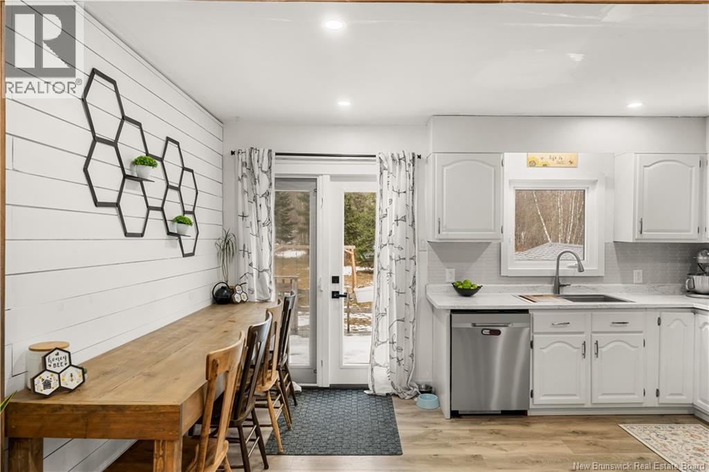 857 Mapleton Road, Moncton, New Brunswick  E1G 2K6 - Photo 8 - NB135111