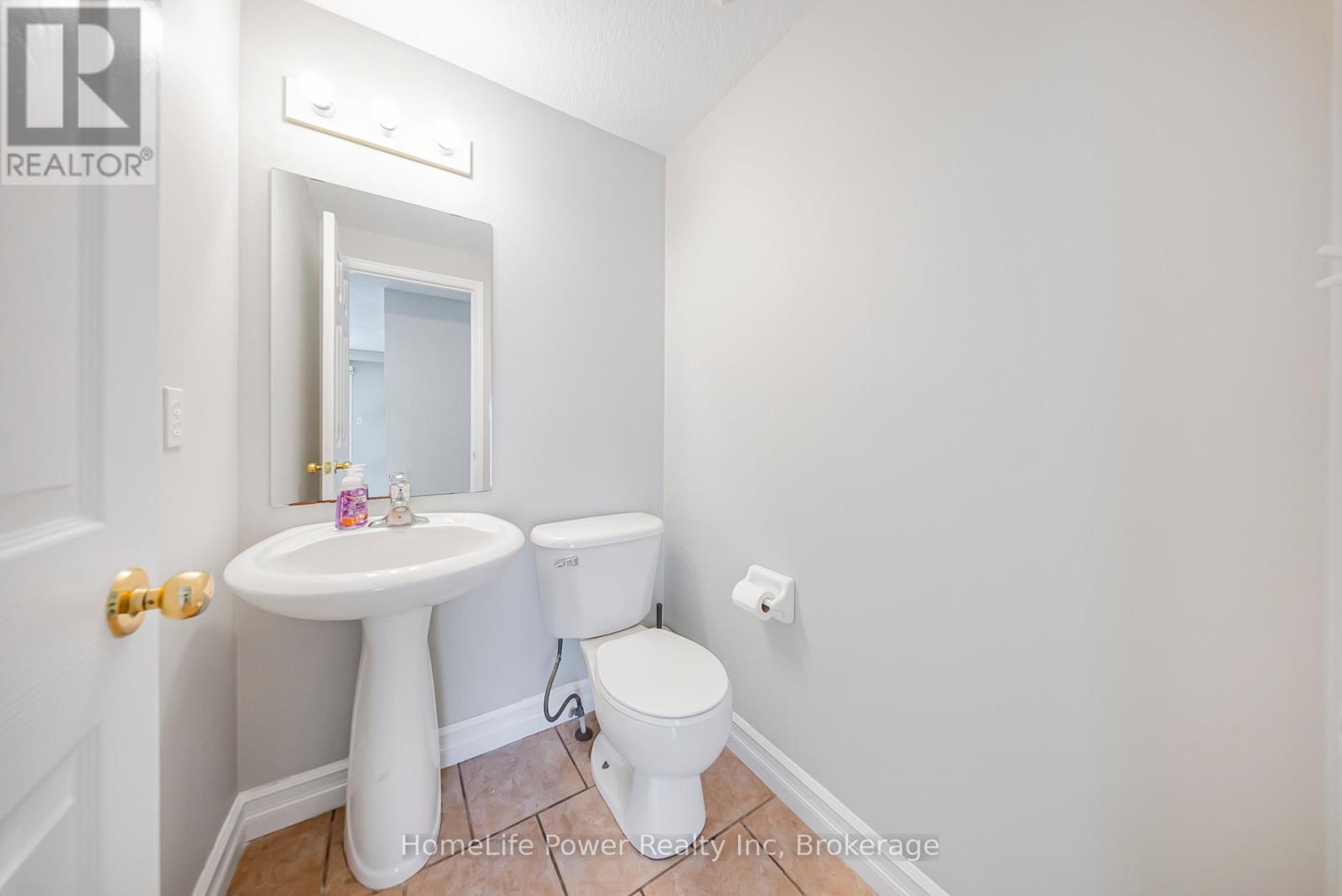 9 Red Clover Crescent, Kitchener, Ontario  N2E 4G7 - Photo 12 - X12914112