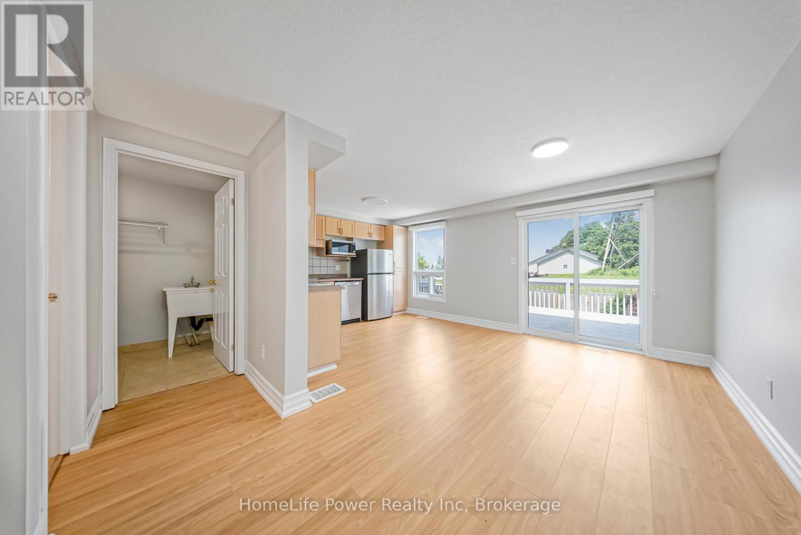 9 Red Clover Crescent, Kitchener, Ontario  N2E 4G7 - Photo 9 - X12914112