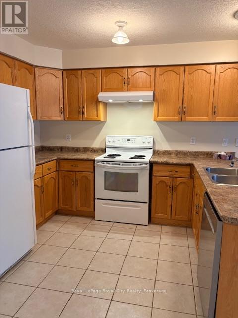 73 - 165 Terraview Crescent, Guelph (Kortright West), Ontario  N1G 5G8 - Photo 25 - X12914140