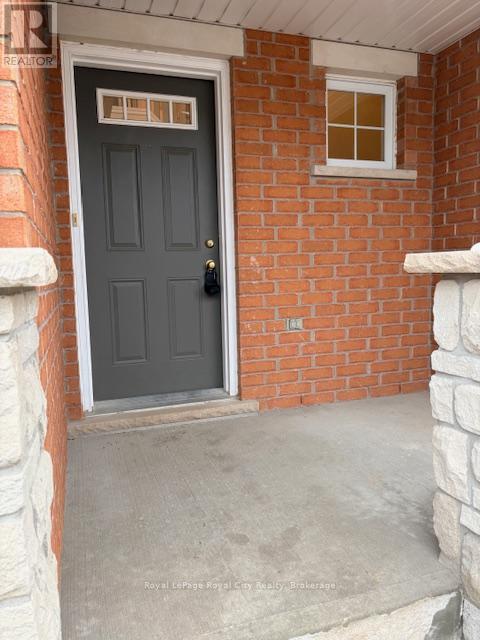 73 - 165 Terraview Crescent, Guelph (Kortright West), Ontario  N1G 5G8 - Photo 4 - X12914140