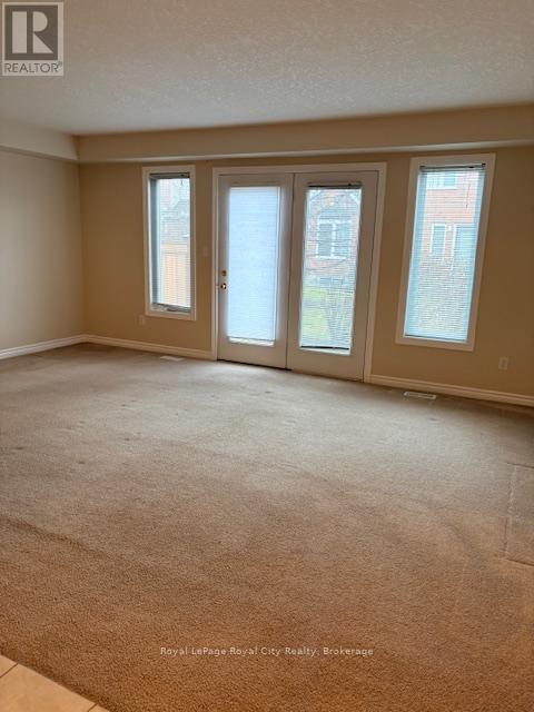 73 - 165 Terraview Crescent, Guelph (Kortright West), Ontario  N1G 5G8 - Photo 6 - X12914140