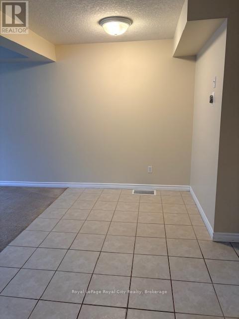 73 - 165 Terraview Crescent, Guelph (Kortright West), Ontario  N1G 5G8 - Photo 7 - X12914140