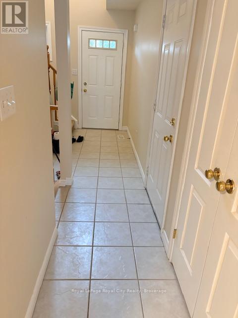 73 - 165 Terraview Crescent, Guelph (Kortright West), Ontario  N1G 5G8 - Photo 8 - X12914140