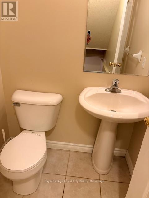 73 - 165 Terraview Crescent, Guelph (Kortright West), Ontario  N1G 5G8 - Photo 9 - X12914140