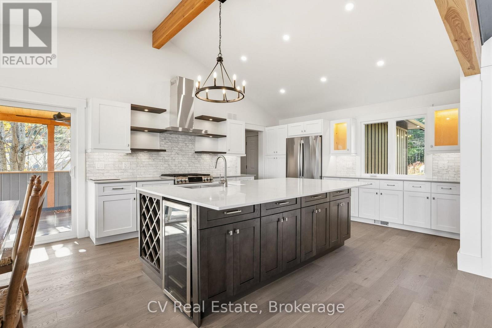 1111 Lakeshore Drive, Gravenhurst, Ontario  P1P 1R2 - Photo 10 - X12914146