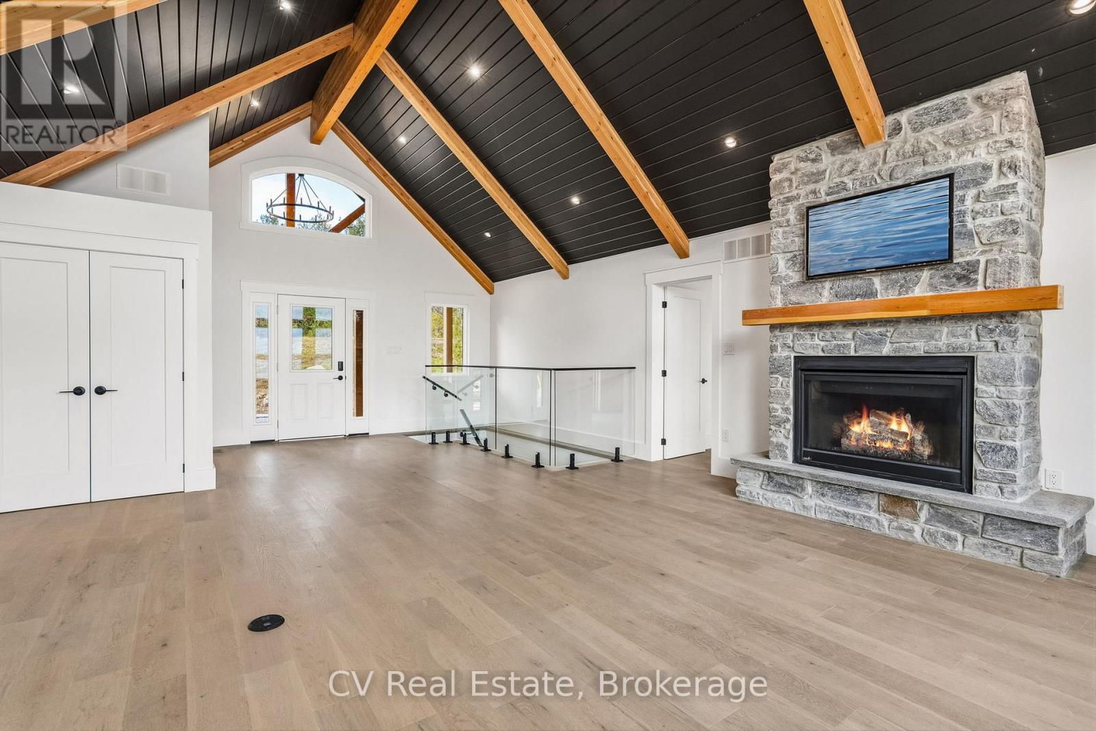 1111 Lakeshore Drive, Gravenhurst, Ontario  P1P 1R2 - Photo 8 - X12914146