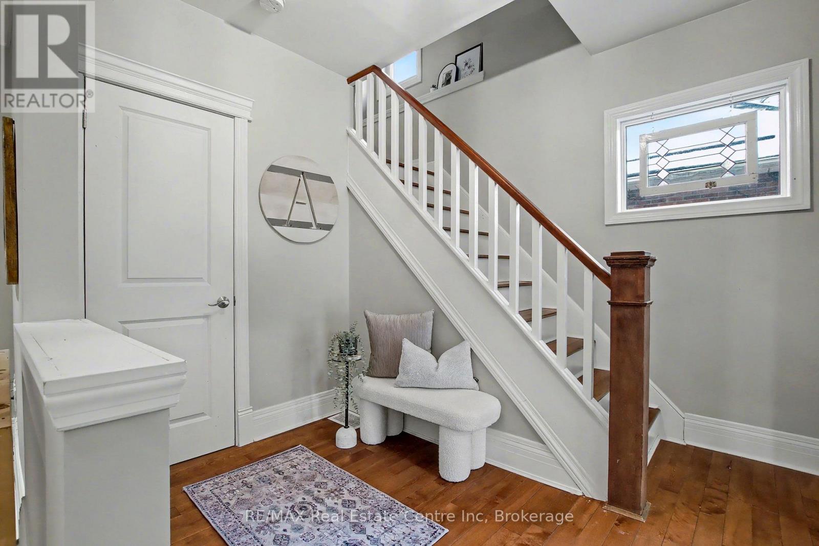 15 Stull Avenue, Guelph, Ontario  N1H 1N2 - Photo 4 - X12914236