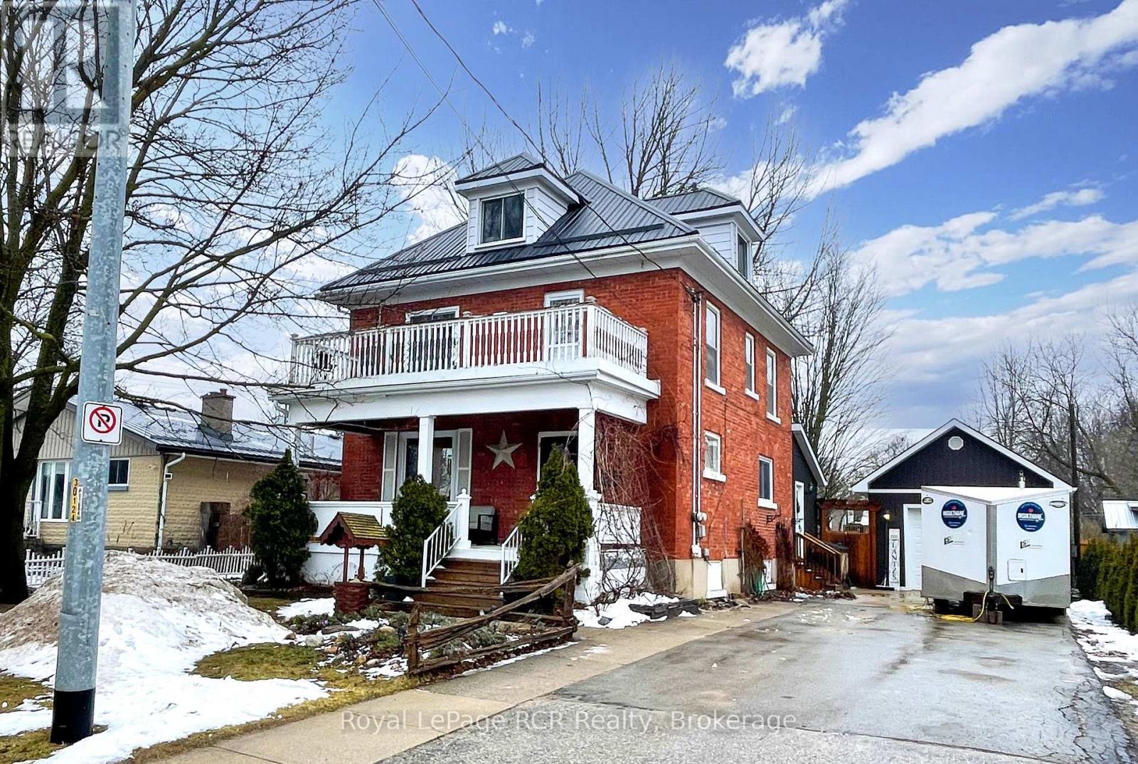 270 13th Street, Hanover, Ontario  N4N 1X3 - Photo 2 - X12914336