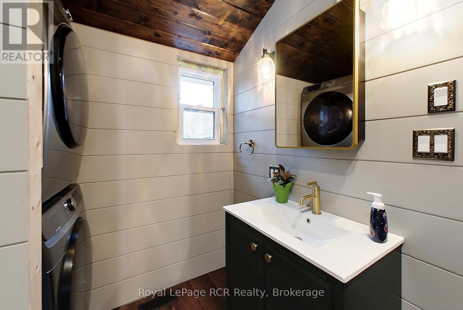 270 13th Street, Hanover, Ontario  N4N 1X3 - Photo 25 - X12914336