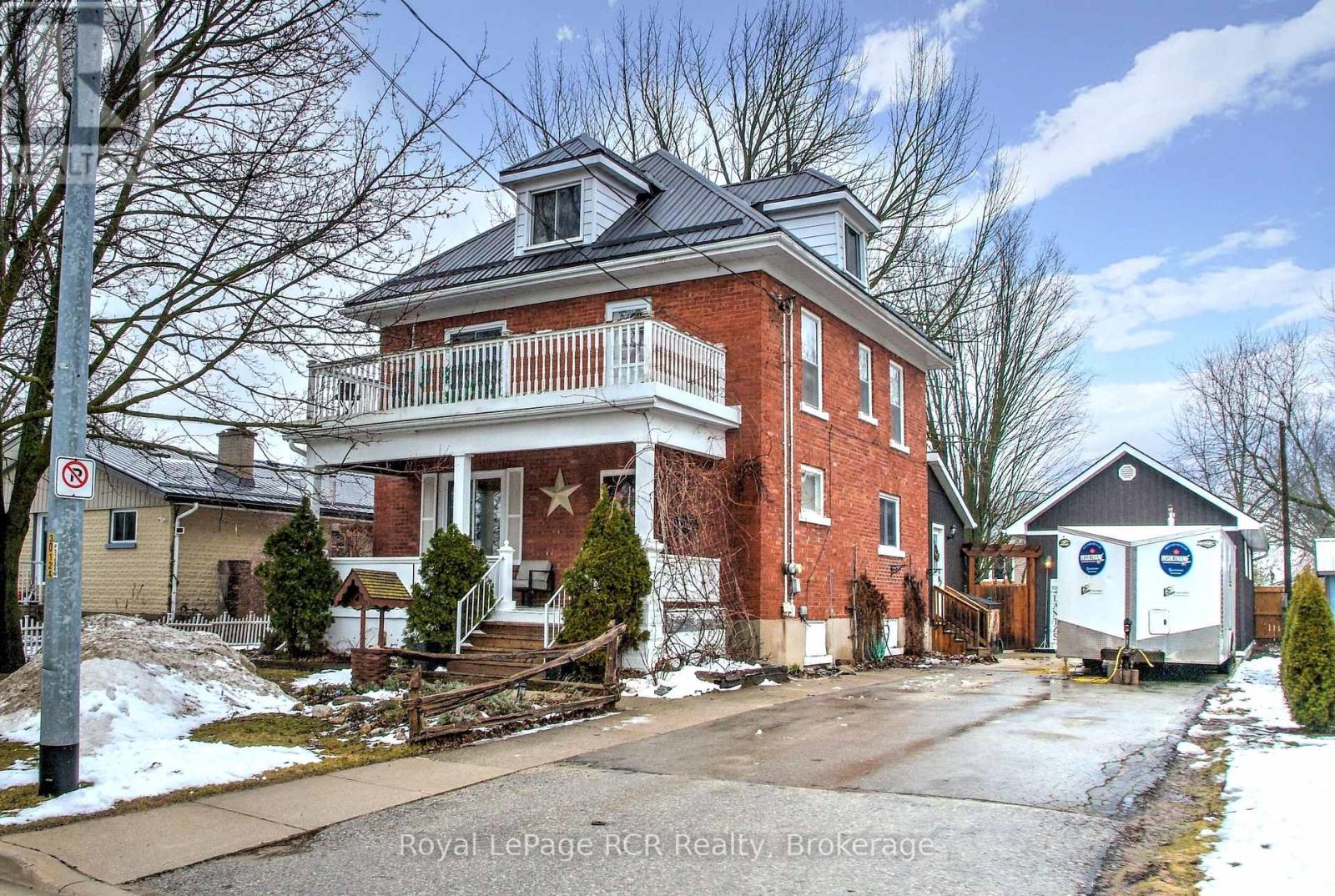 270 13th Street, Hanover, Ontario  N4N 1X3 - Photo 3 - X12914336