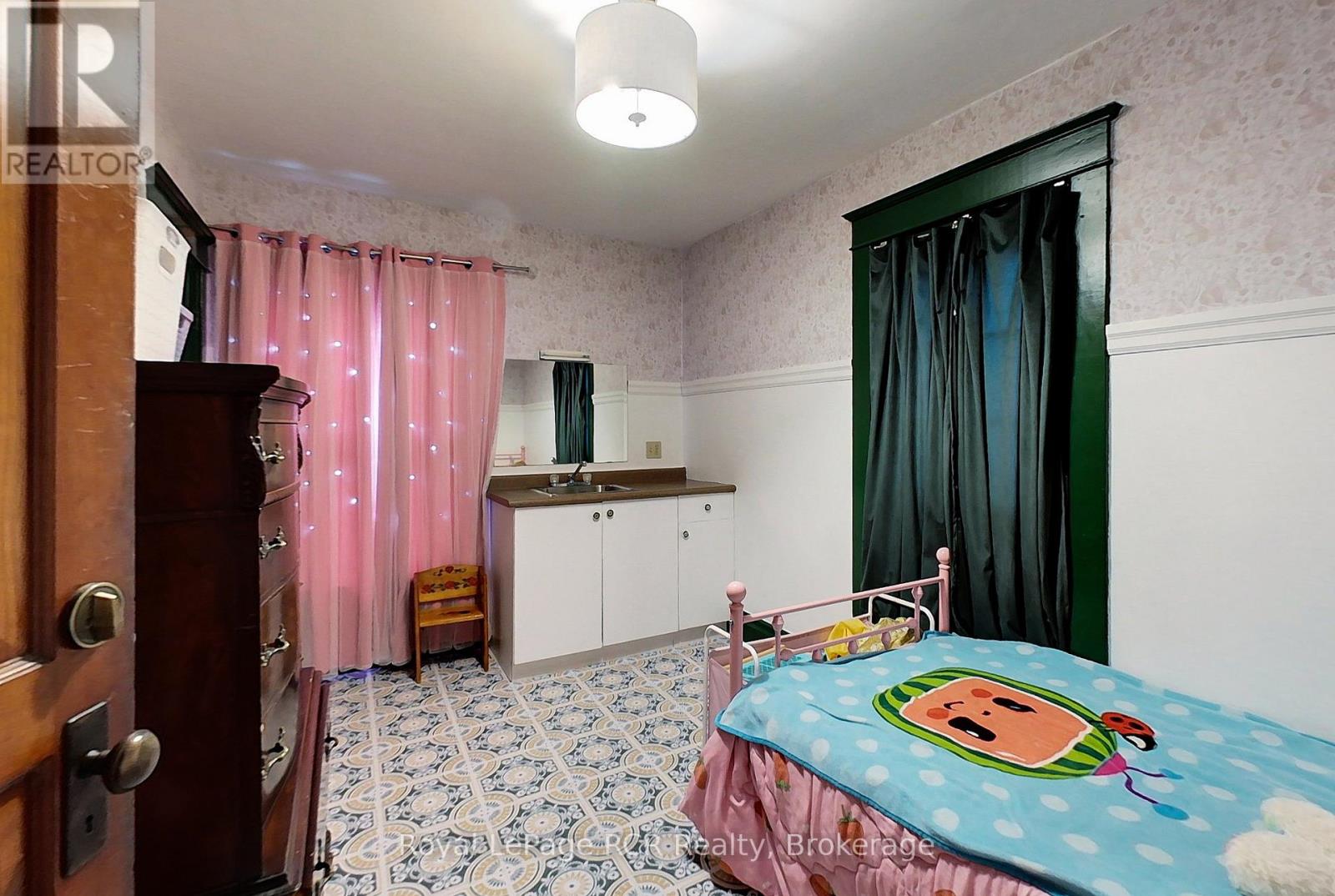 270 13th Street, Hanover, Ontario  N4N 1X3 - Photo 32 - X12914336