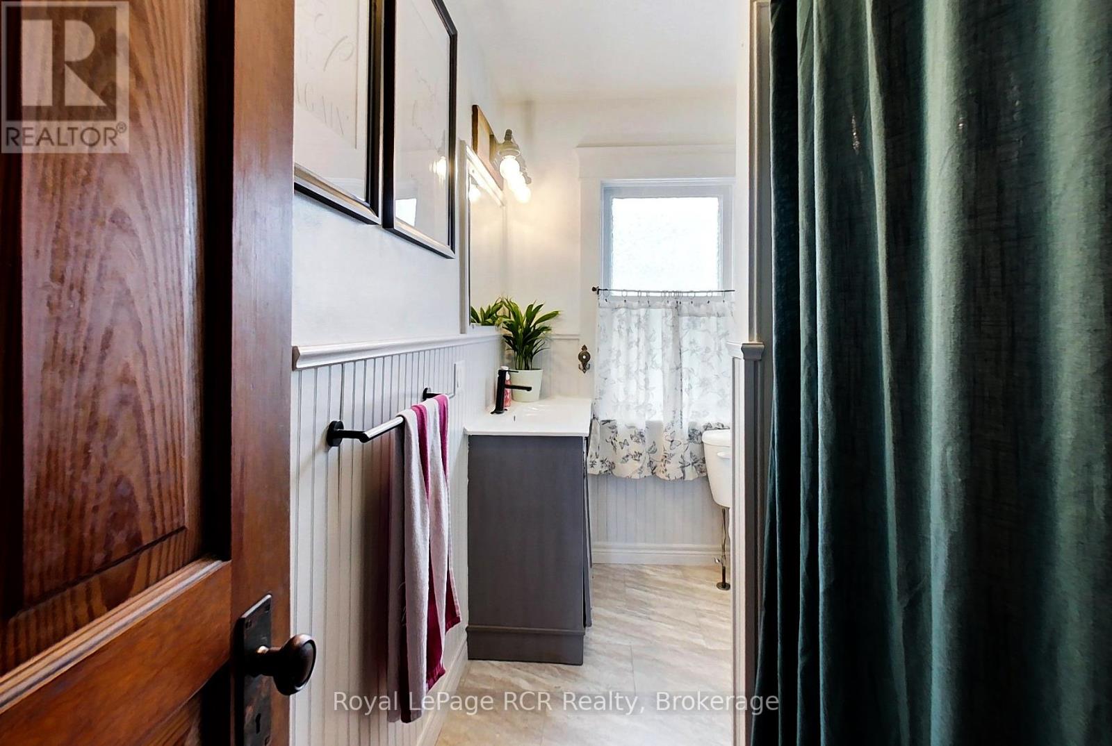 270 13th Street, Hanover, Ontario  N4N 1X3 - Photo 38 - X12914336