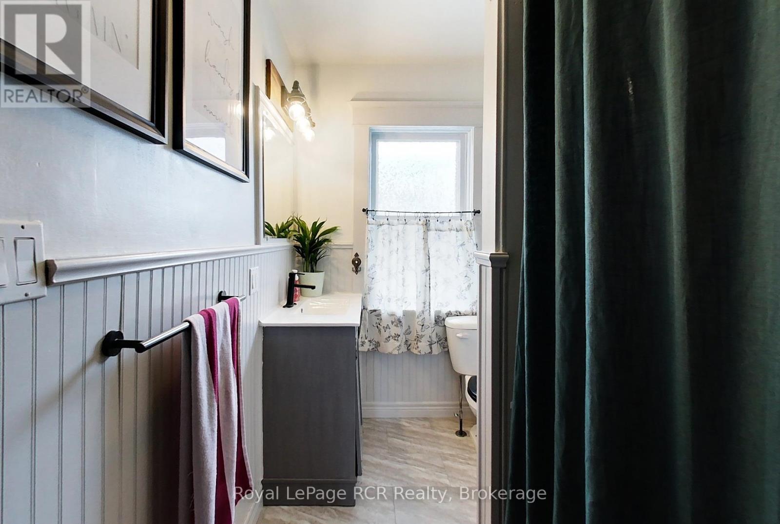 270 13th Street, Hanover, Ontario  N4N 1X3 - Photo 39 - X12914336