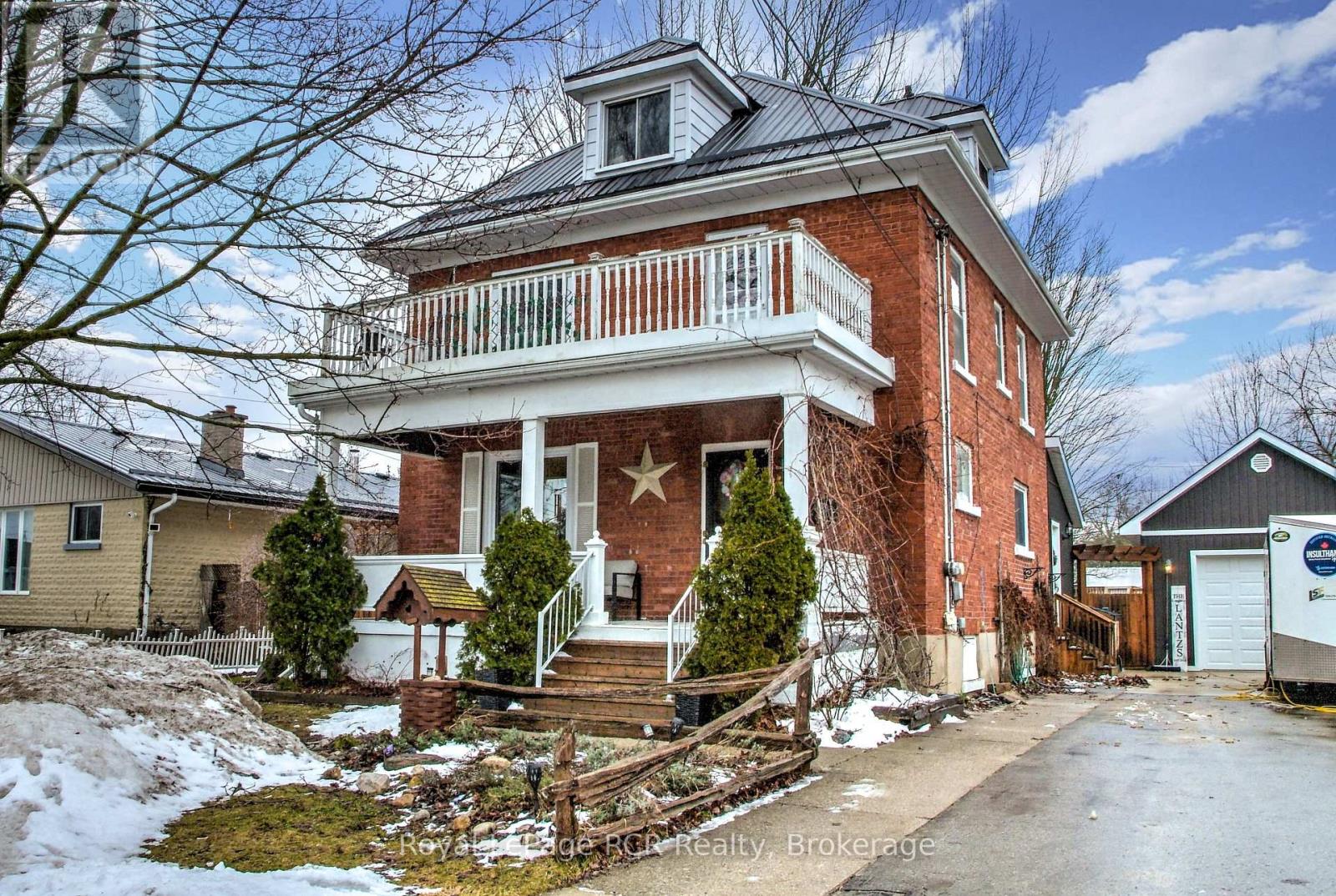 270 13th Street, Hanover, Ontario  N4N 1X3 - Photo 4 - X12914336