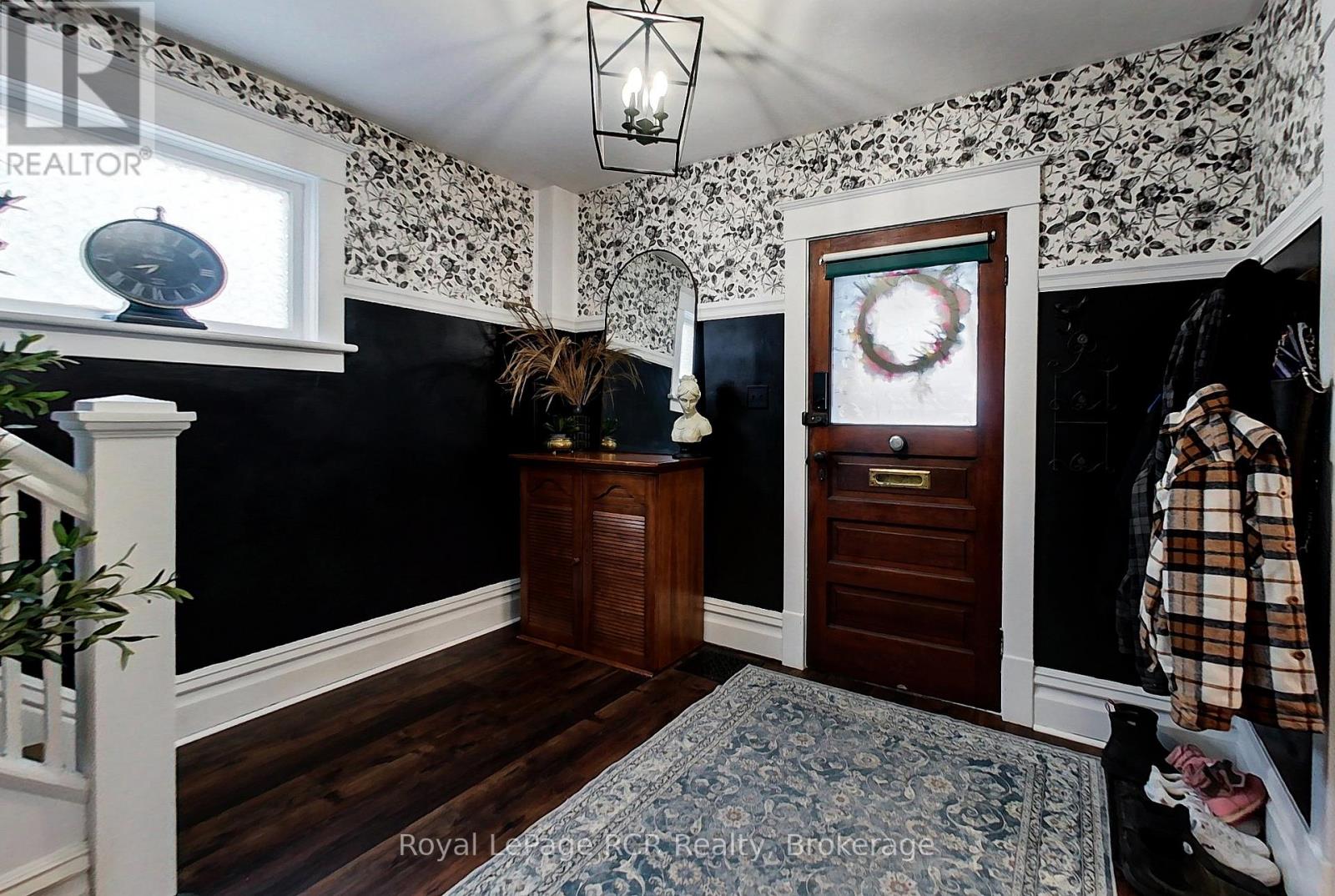 270 13th Street, Hanover, Ontario  N4N 1X3 - Photo 8 - X12914336