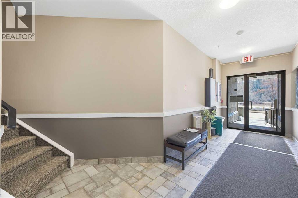 406, 3412 Parkdale Boulevard Nw, Calgary, Alberta  T2N 3T4 - Photo 2 - A2295618