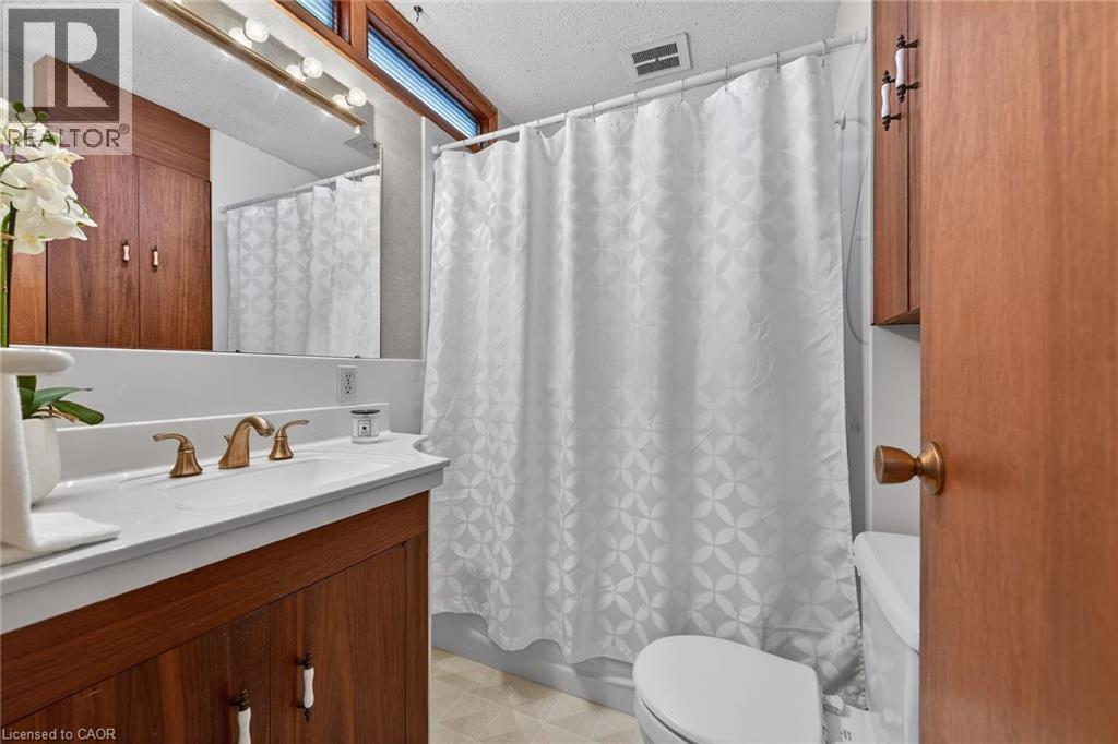 257 Queensdale Avenue E, Hamilton, Ontario  L9A 1L3 - Photo 21 - 40814511