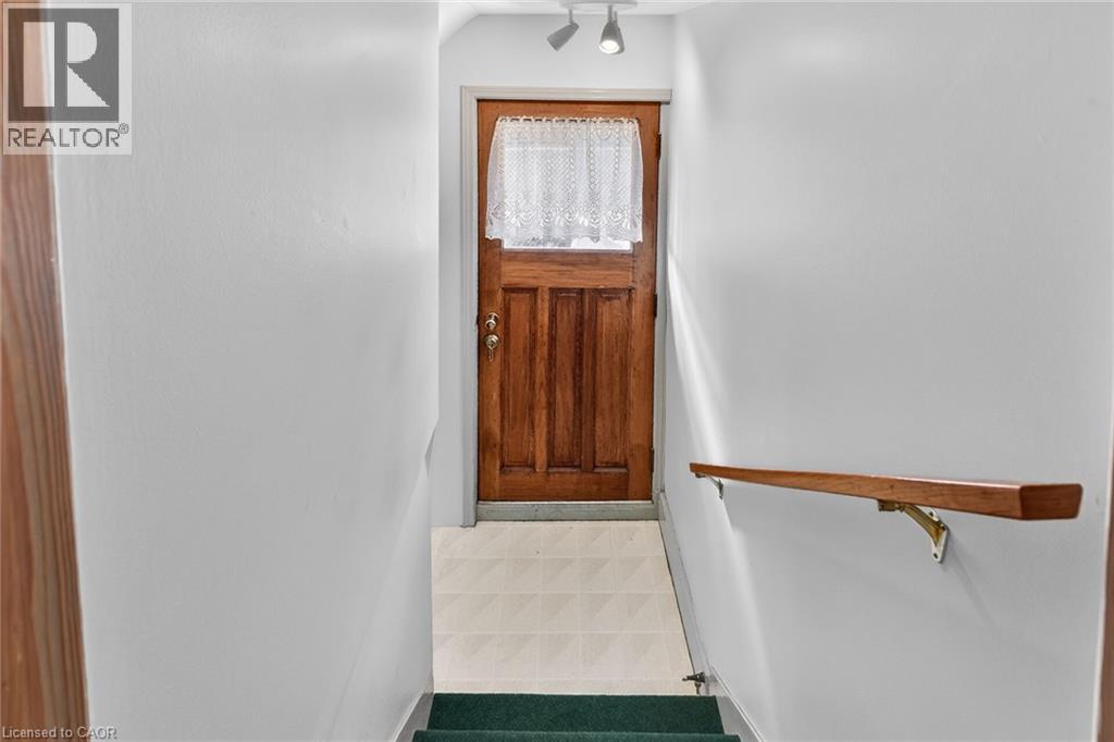 257 Queensdale Avenue E, Hamilton, Ontario  L9A 1L3 - Photo 39 - 40814511