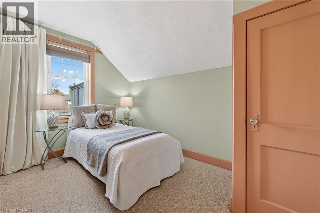 257 Queensdale Avenue E, Hamilton, Ontario  L9A 1L3 - Photo 32 - 40814511