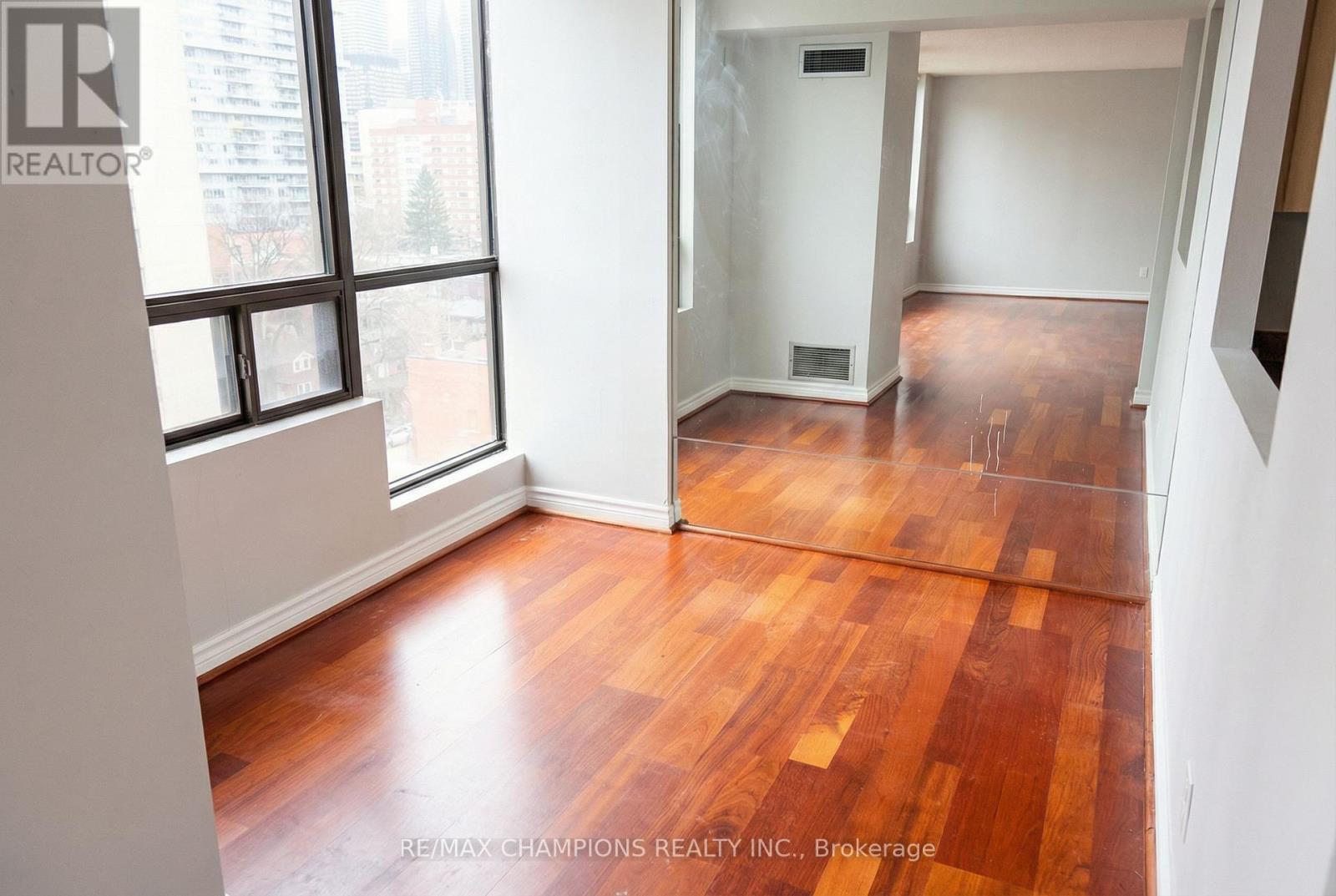 1101 - 117 Gerrard Street, Toronto, Ontario  M5B 2L4 - Photo 4 - C12913996