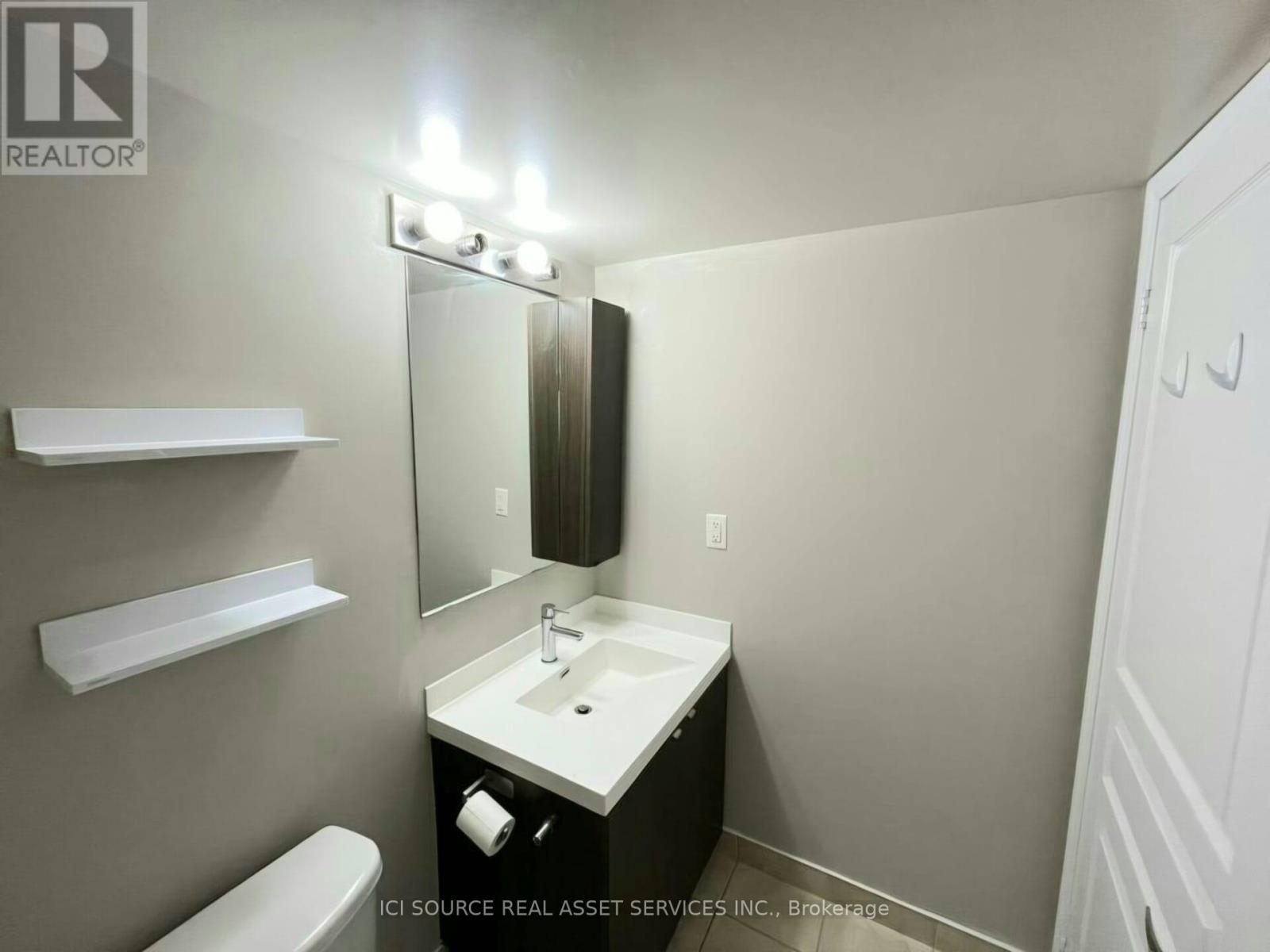 810 - 352 Front Street W, Toronto (Waterfront Communities), Ontario  M5V 0K3 - Photo 8 - C12914004