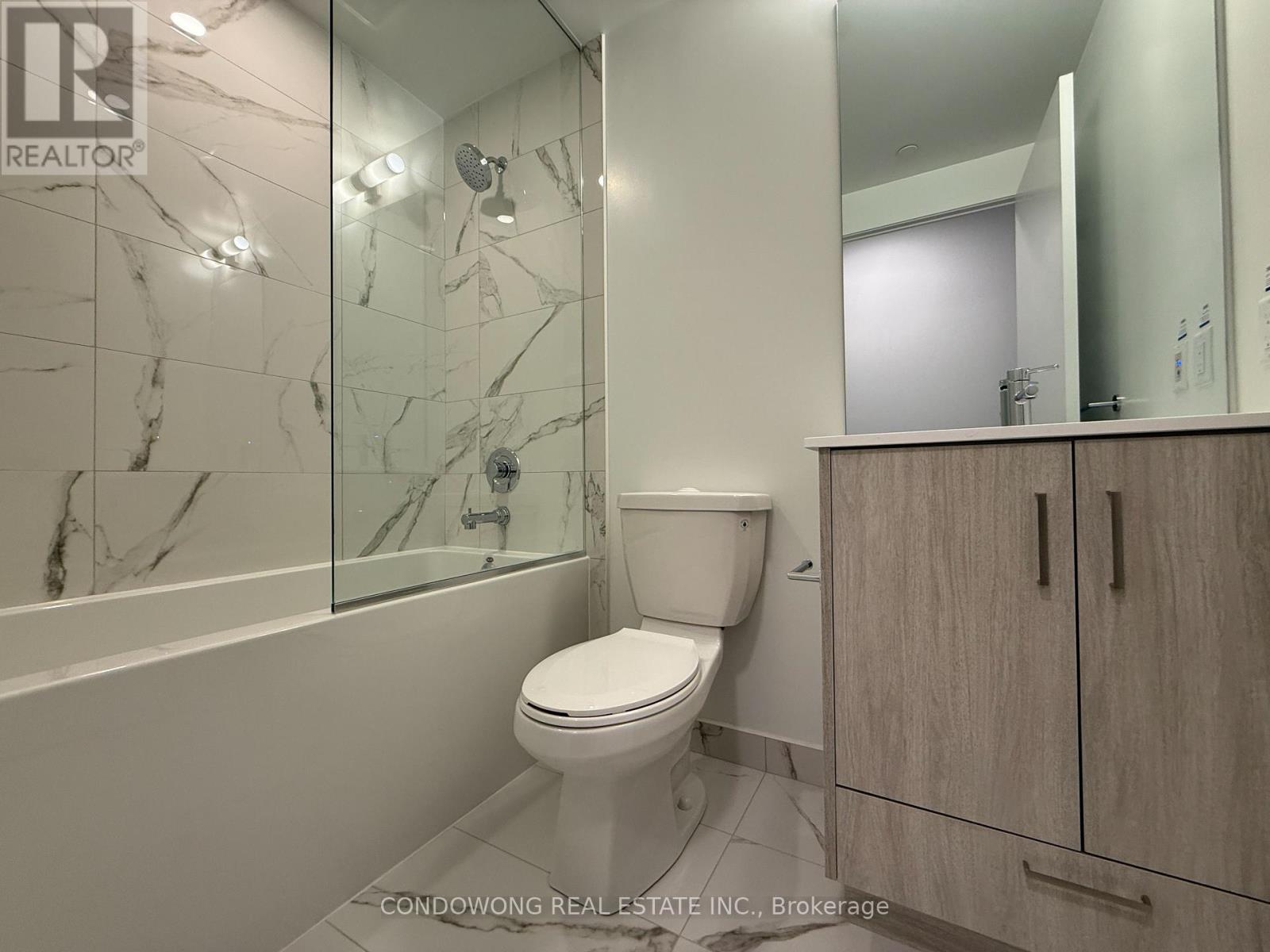 2607 - 180 Front Street E, Toronto, Ontario  M5A 0A9 - Photo 10 - C12914016