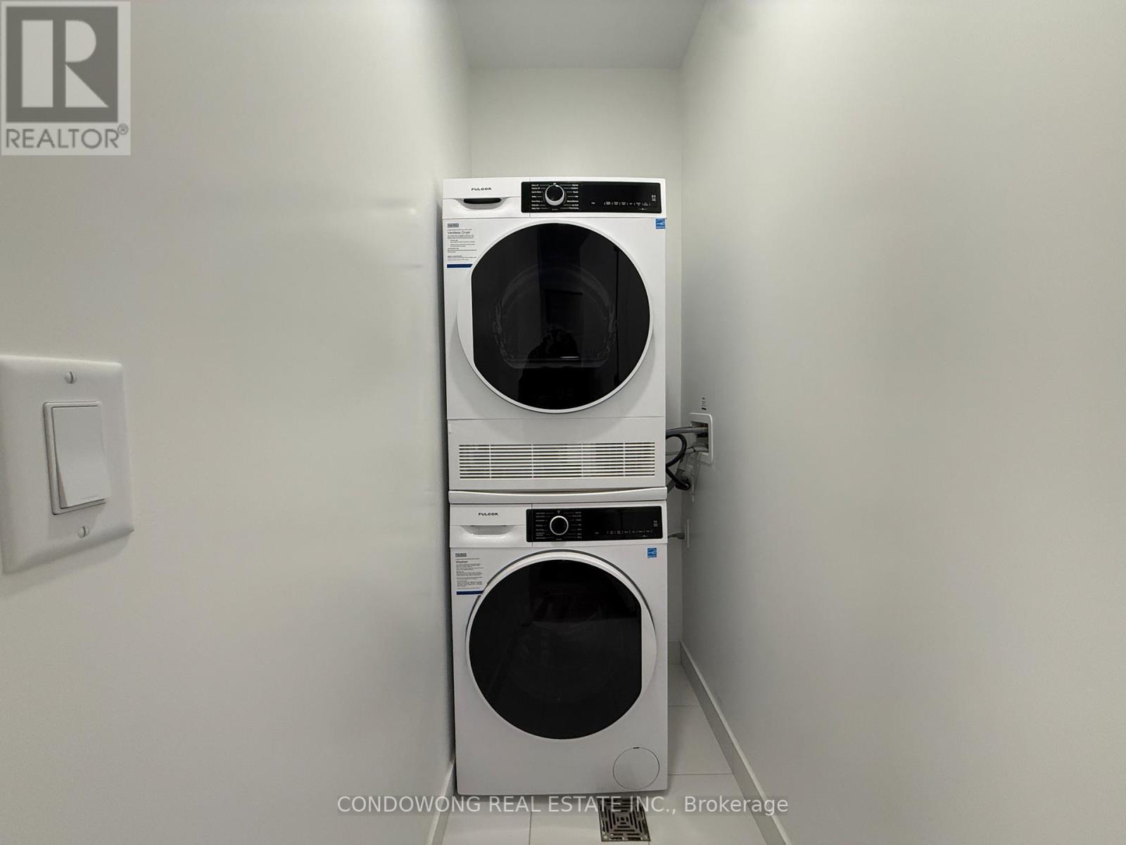 2607 - 180 Front Street E, Toronto, Ontario  M5A 0A9 - Photo 11 - C12914016