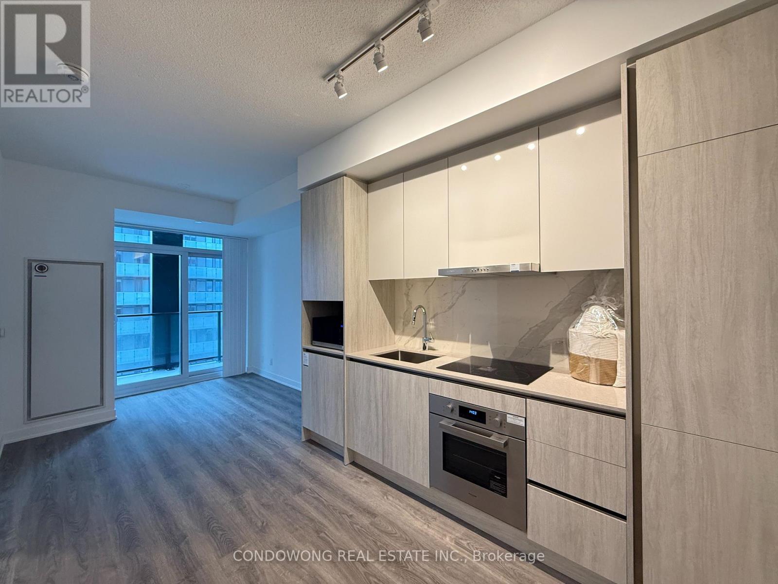 2607 - 180 Front Street E, Toronto, Ontario  M5A 0A9 - Photo 2 - C12914016