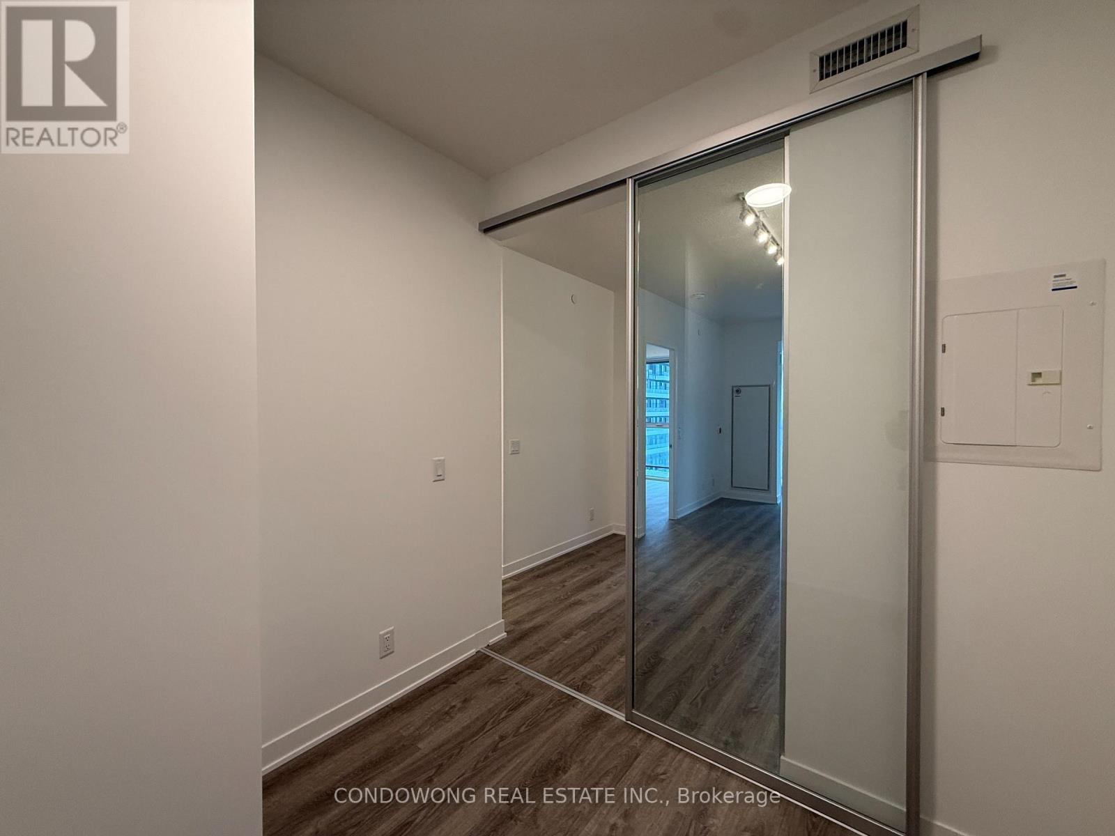 2607 - 180 Front Street E, Toronto, Ontario  M5A 0A9 - Photo 9 - C12914016