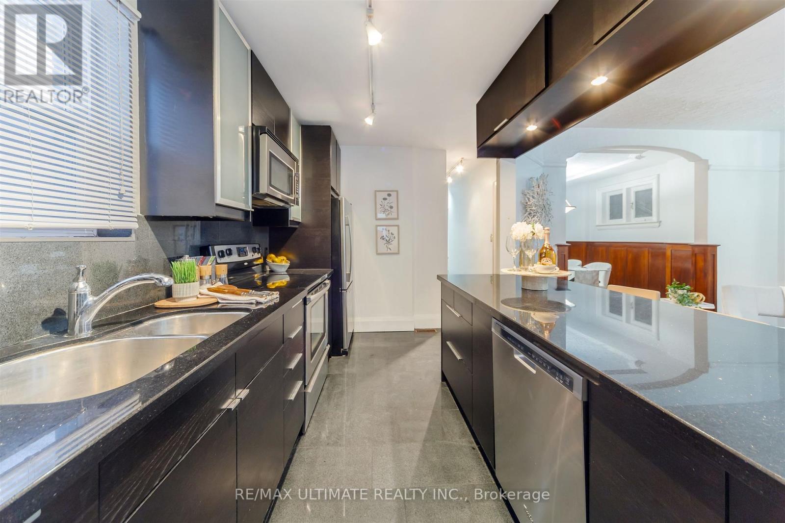 46 Lorindale Avenue, Toronto, Ontario  M5M 3C2 - Photo 11 - C12914084