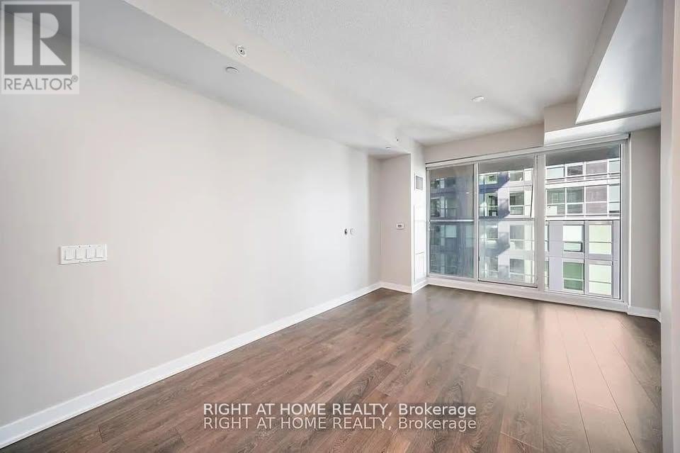 4510 - 125 Blue Jays Way, Toronto (Waterfront Communities), Ontario  M5V 0N5 - Photo 7 - C12914110